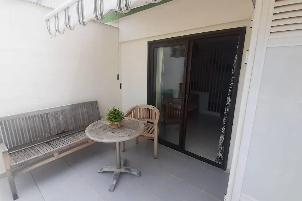 プエルト・デ・ラ・クルスCentral Studio With Sea View Balcony!アパートメント スペイン